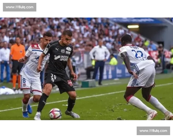 波城对阵巴黎焦点之战攻防博弈谁能笑到最后赛季关键走向引发关注